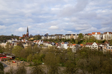 Panorama Blick auf Flensburg mit Hafenspitze, Wasserturm, Sankt-Jürgen-Kirche und Jürgensby.