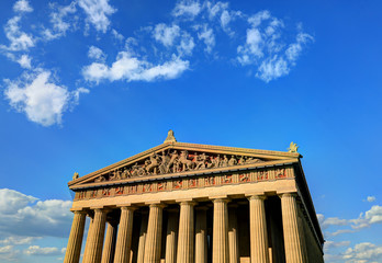 Obraz premium The Parthenon in Nashville, Tennessee is a full scale replica of the original Parthenon in Greece. The Parthenon is located in Centennial Park.
