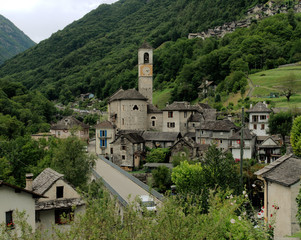 Fototapeta premium Madonna degli Angeli; village of Lavertezzo showing Catholic church