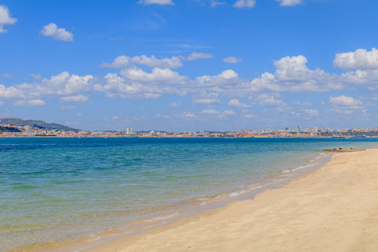Cidade de Setubal visto da Praia de Troia Portugal