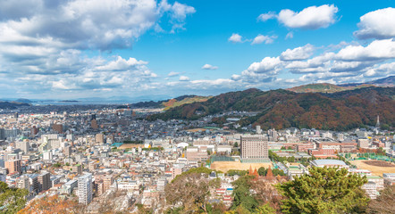 Fototapeta na wymiar 松山城からの松山市街地の眺望