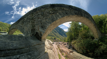 Fototapeta na wymiar Ponte dei Salti; mediaeval double-arched bridge in Lavertezzo, Ticino