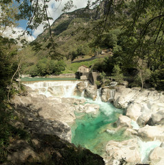 Weired; small dam in the Versasca river, just downstream from Lavertezzo, Ticino