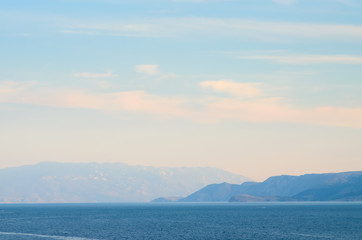 Obraz premium Serene landscape with mountains near the sea