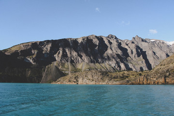 Fototapeta na wymiar Lake navigation in patagonia argentina