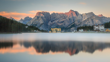 Misurina See - Sonnenaufgang am Misurina See - Dolomiten - in der Nähe von Cortina d’Ampezzo
