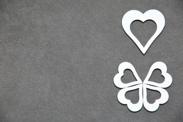 Obraz premium White clean heart on a gray background for all lovers.