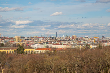 Sehenswürdigkeiten von Wien: Schloss Schönbrunn mit Gloriette und Panoramablick auf Wien
