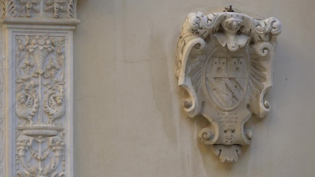  Wall decoration and a sculpted pilaster