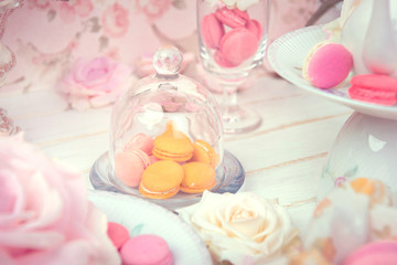 Obraz na płótnie Canvas macarons or macaroons dessert sweet beautiful to eat