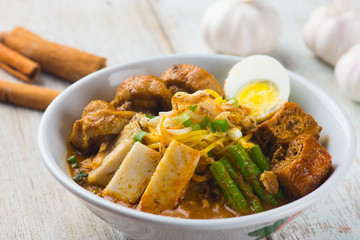 curry chicken noodle