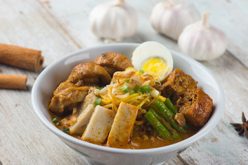 curry chicken noodle