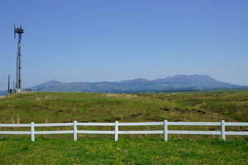 熊本県の阿蘇山　5月の阿蘇高原の風景