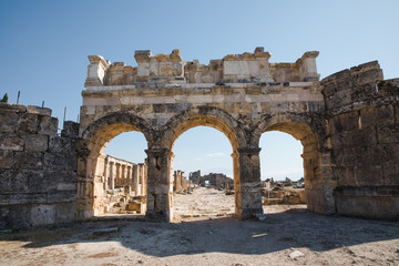 Naklejka premium beautiful ancient architecture in famous hierapolis, turkey