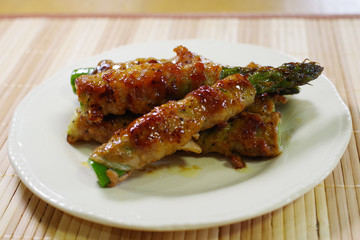 アスパラの肉巻き