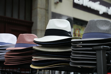 chapeaux