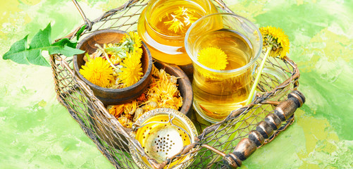 Healthy dandelion honey and tea © nikolaydonetsk