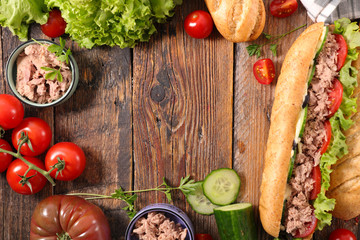 sandwich with ingredients