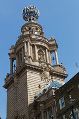 Fototapeta na wymiar English National Opera House tower