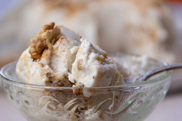 Cottage cheese cake with walnuts