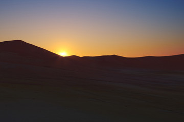 Fototapeta na wymiar Sossusvlei Wüste Namibia Sonnenuntergang