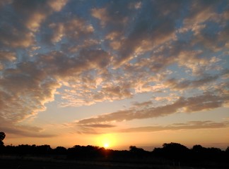 Puesta de sol en el lago