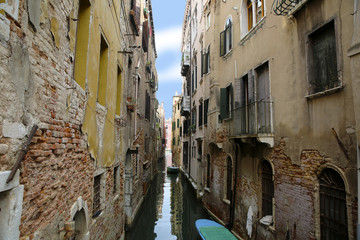 Fototapeta na wymiar Canal cityscape in Venice, Italy