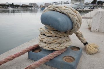 ropes on bollard in the port of pescara