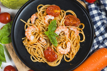 Prawns and spaghetti
