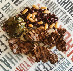 Lomo con mix de porotos