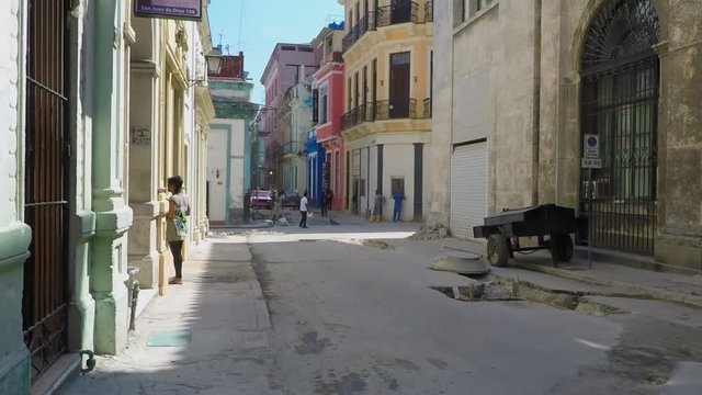 recorriendo las calles de La Habana