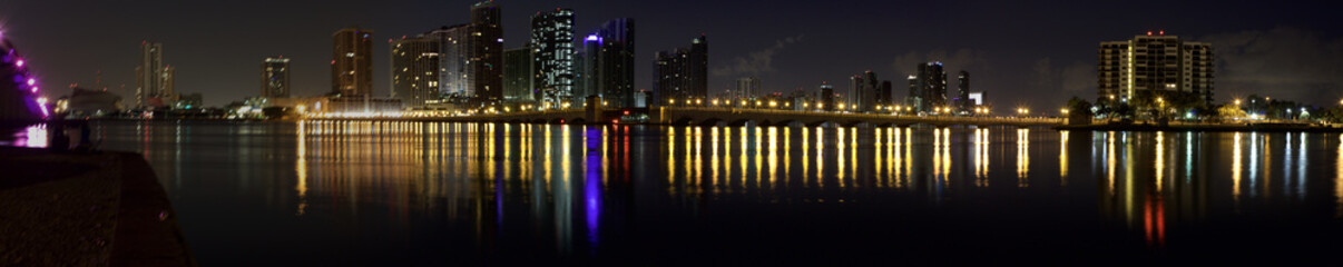 Fototapeta na wymiar panoramic,night,Venetian Causeway, Miami, Florida, U.S.A.