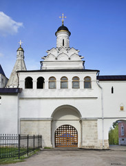 Fototapeta na wymiar Church of Theodotus of Ankira over Holy Gates at Vvedensky Vladychny convent in Serpukhov. Moscow oblast. Russia