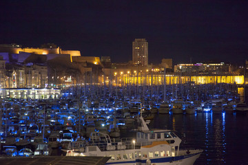 Francia, Marsiglia, il Porto Vecchio di notte.