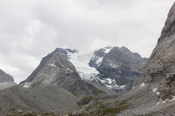 Fototapeta na wymiar Randonnée dans les Alpes