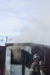 Naklejka premium Fireman fire training station drill