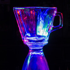Taza de cristal iluminada con luces de colores