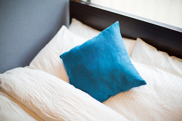 クッションのあるインテリア