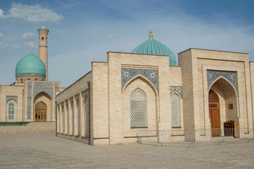 Fototapeta na wymiar External review of Registan in Samarkand. Ancient architecture of Central Asia