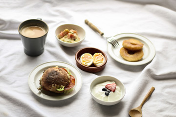 朝食