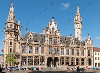Fototapeta na wymiar old postal office of Ghent