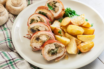 Chicken breast stuffed with champignon