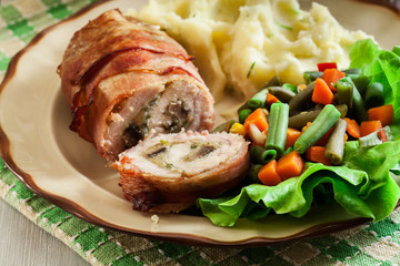 Chicken breast stuffed with champignon