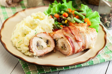 Chicken breast stuffed with champignon