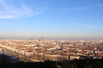 Fototapeta na wymiar Vue panoramique de Lyon depuis la basilique de Fourvière