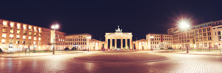 Panoramic view of Pariser Platz with famous Brandenburger Tor (Brandenburg Gate), one of the best-known landmarks and national symbols of Germany - obrazy, fototapety, plakaty