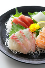 刺身盛り合わせ