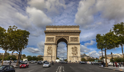 Fototapeta na wymiar Arc de Triomphe, Paris