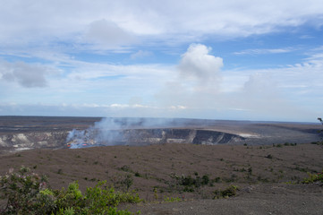 キラウエア火山の噴火口
