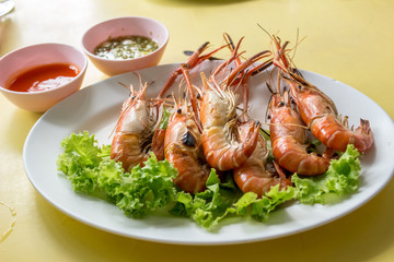 シーフード　焼きエビ　赤い　焦げ目